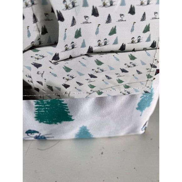 Peanuts Snoopy Charlie Brown Linus Skiing Holiday Christmas TWIN SIZE Sheet Set - Picture 7 of 15